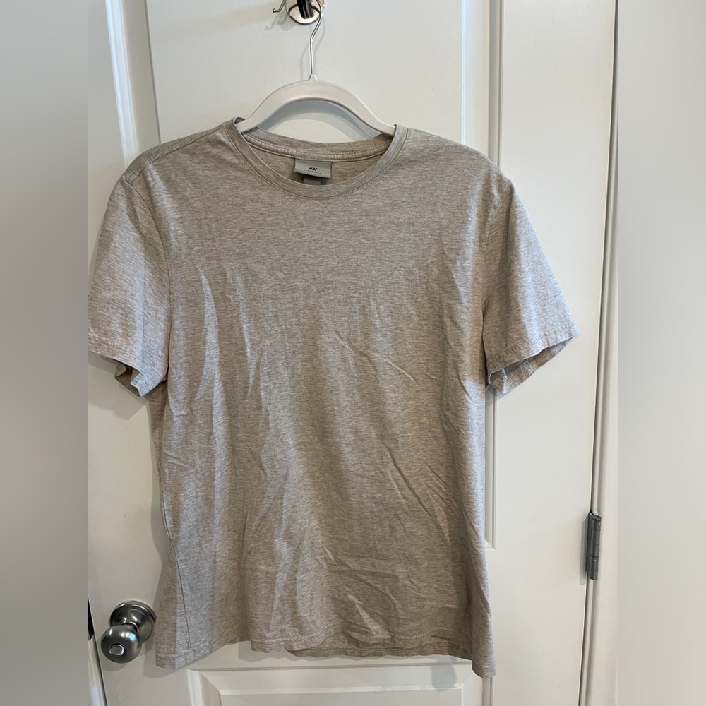 H&M Slim Fit Men’s Basic tee